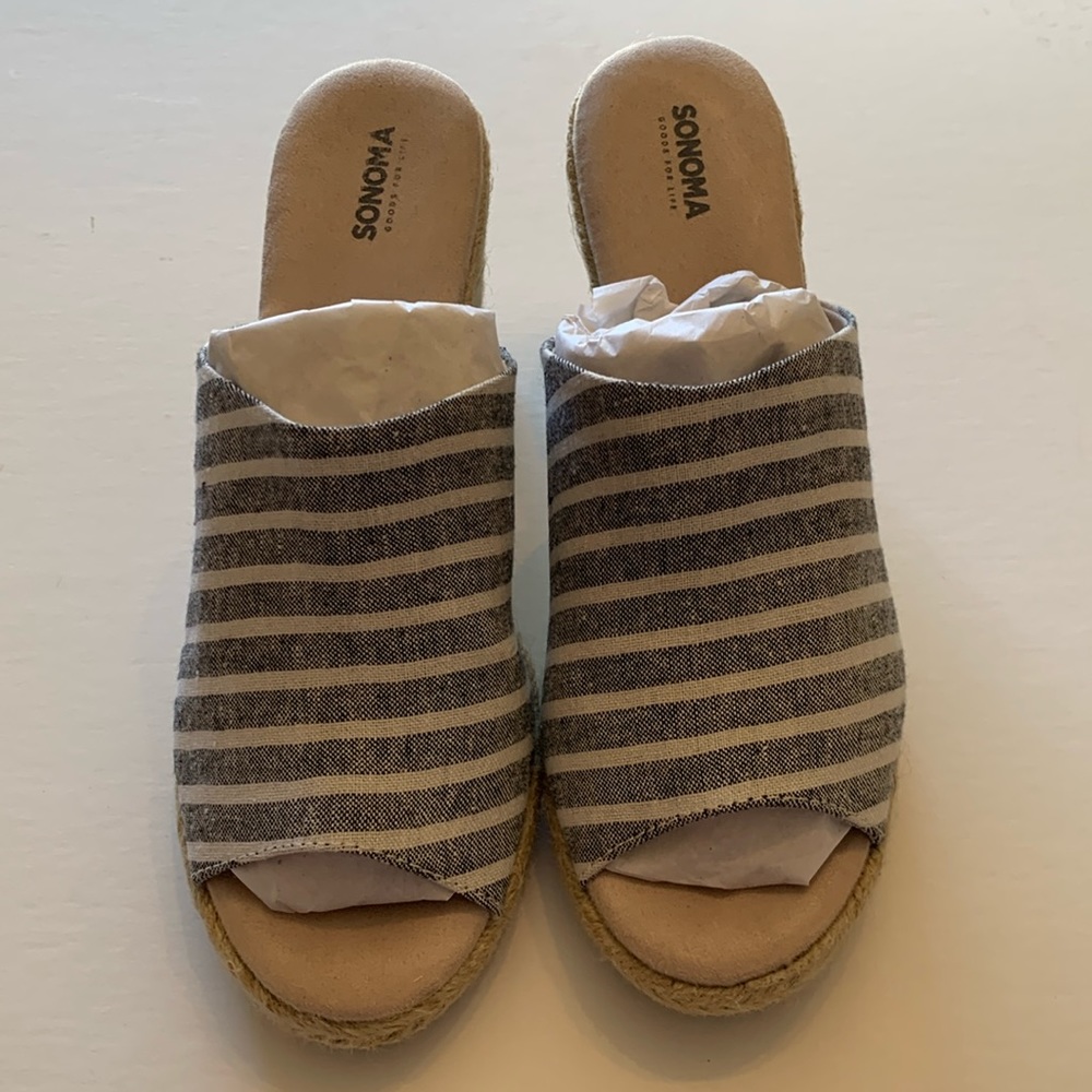 SONOMA BLACK/CREME STRIPE WEDGE CANVAS OPEN TOE SZ 7.5 WORN ONCE
